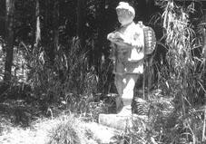細野キャンプ場の二宮金次郎像
