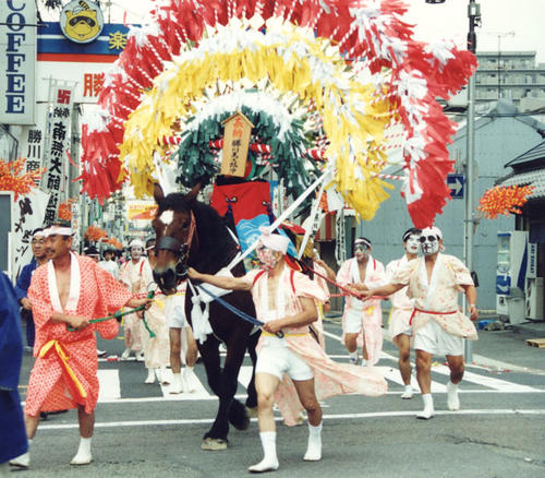勝川地区の「馬之塔」