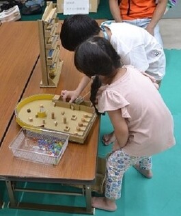 遊ぶ子ども1