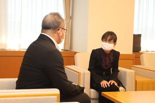 防犯栄誉金賞受賞に伴い市長を表敬訪問