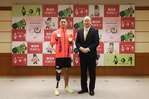 杭州アジアパラ競技大会の結果報告のため表敬訪問