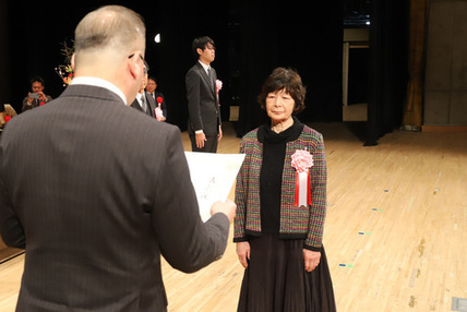 子はかすがい、子育ては春日井推進大会の表彰式