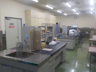 環境分析センター実験室の写真