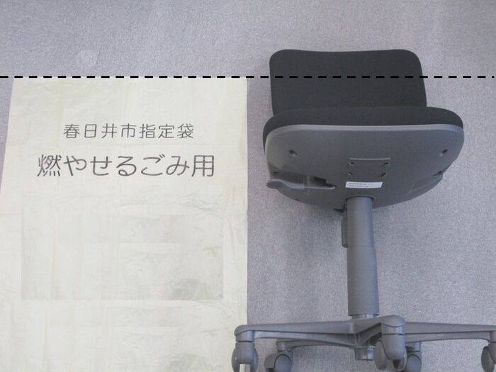 粗大ごみに該当するいすの画像