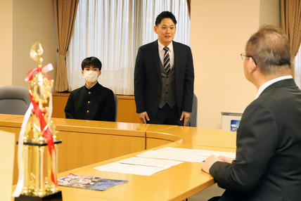 太鼓祭 日本一決定戦の結果報告に伴う表敬訪問　
