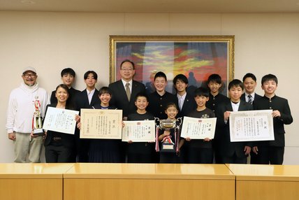 太鼓祭 日本一決定戦の結果報告に伴う表敬訪問　